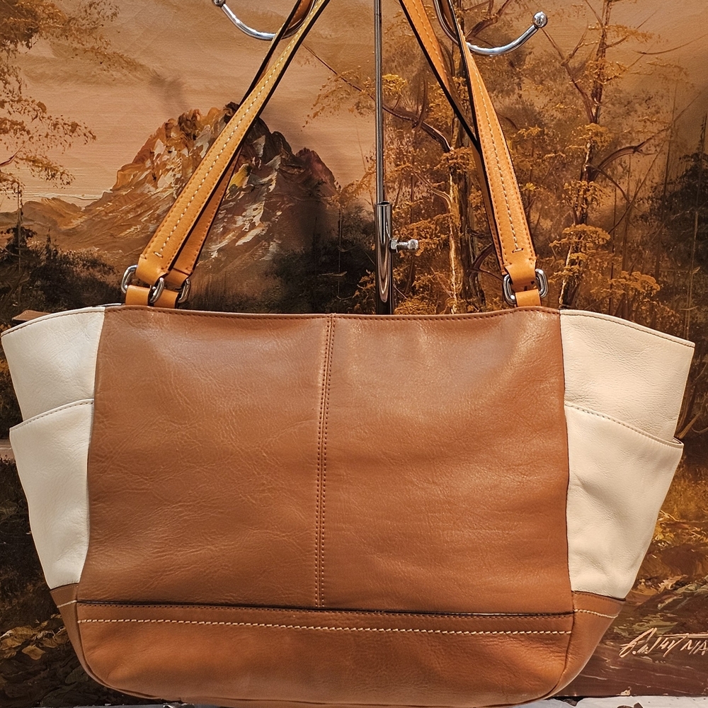 Coach Carrie Colorblock Leather Shoulder Bag - Picture 2 of 16